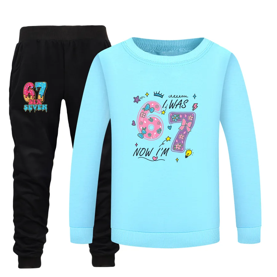 Crewneck Sweatshirt Set, Style 25 · Light Blue